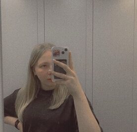 Аня